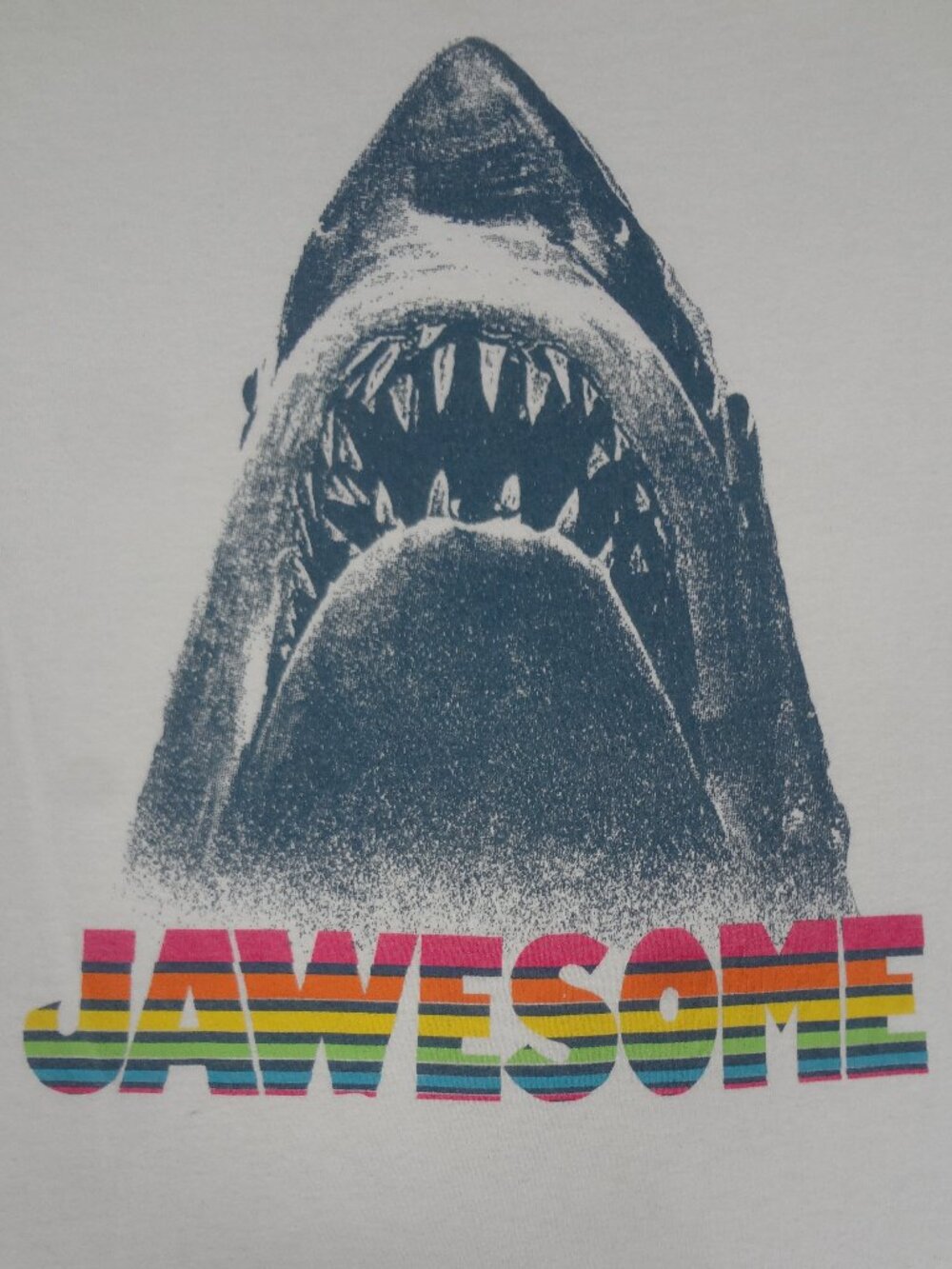JAWS GREAT WHITE SHARK MOUTH JAWSOME RAINBOW WHITE S/M SMALL MEDIUM T-SHIRT L997